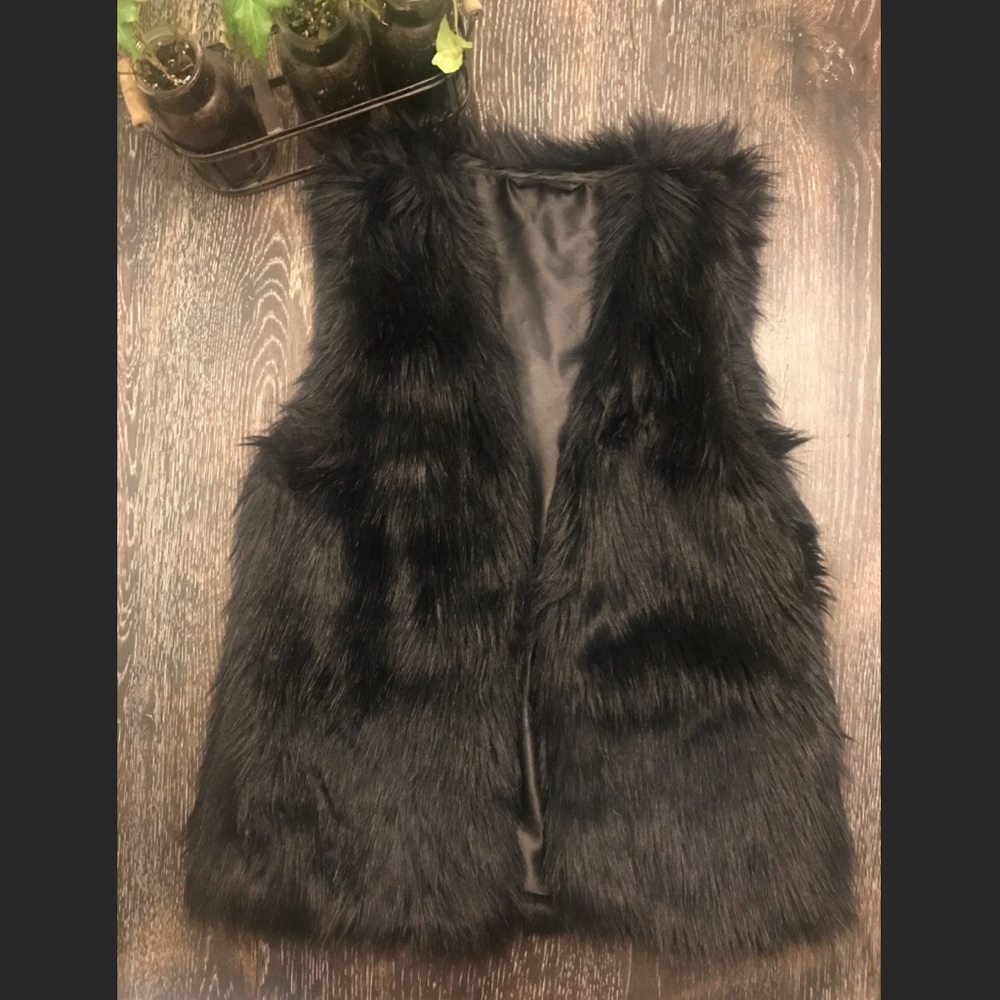 BLACK FUR VEST